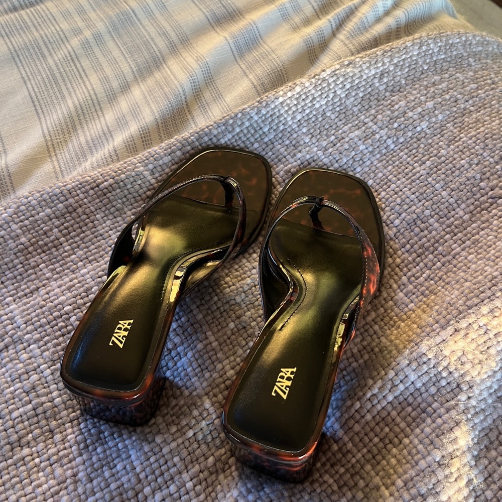 Zara Women's Tortoiseshell Heeled Sandals - Picture 3 of 6